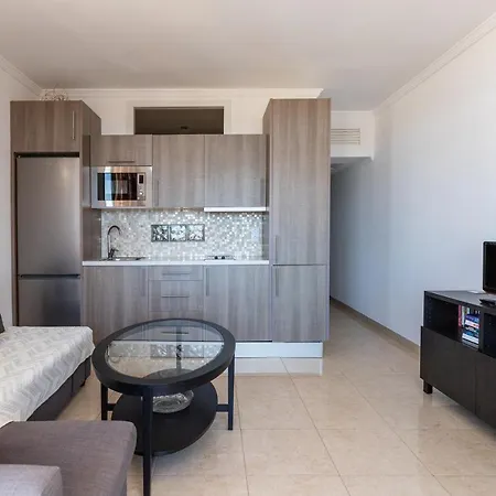 아파트 Sunny One Bedroom *