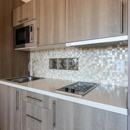 Sunny One Bedroom Апартаменти Малага