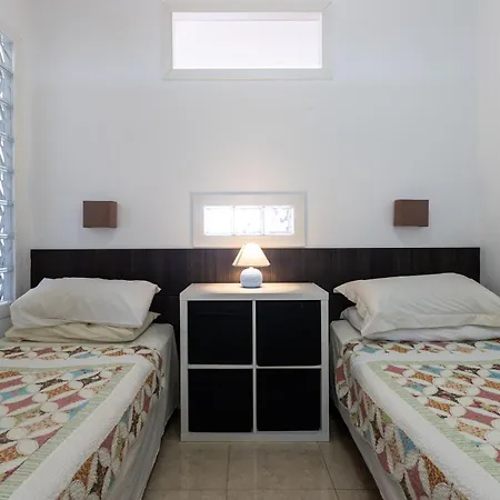 Sunny One Bedroom *