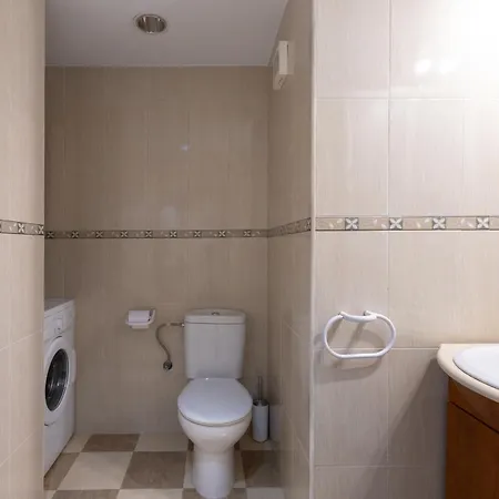 Sunny One Bedroom * מאלגה