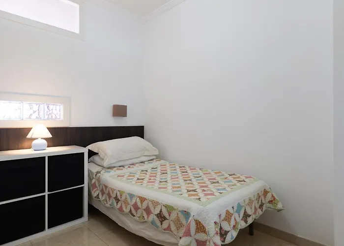 Sunny One Bedroom Appartamento