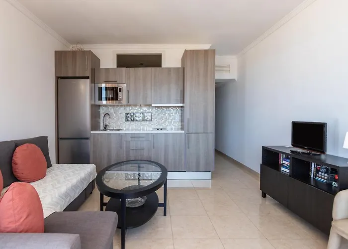 Apartment Sunny One Bedroom *